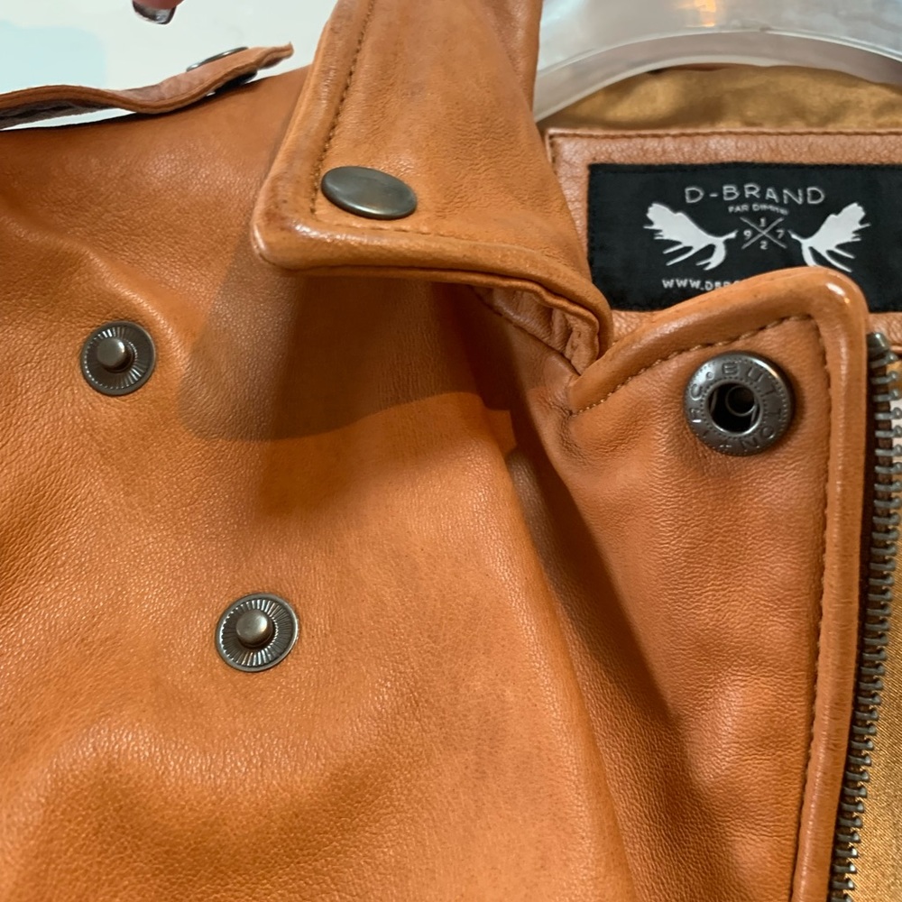 Caramel fitted 100% leather jacket